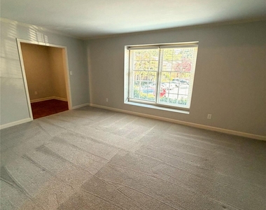 6648 Bunkerhill Circle - Photo Thumbnail 3