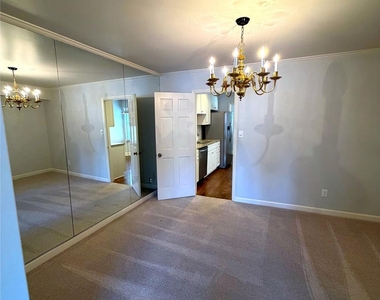 6648 Bunkerhill Circle - Photo Thumbnail 12