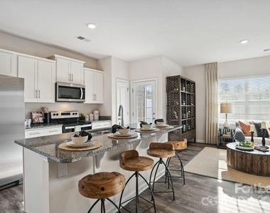 8435 Jane Drive - Photo Thumbnail 2