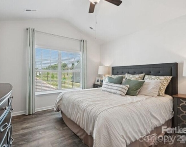 8435 Jane Drive - Photo Thumbnail 17