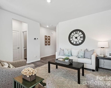 8435 Jane Drive - Photo Thumbnail 10