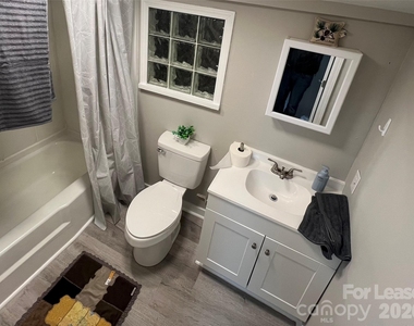605 Center Street Nw - Photo Thumbnail 6