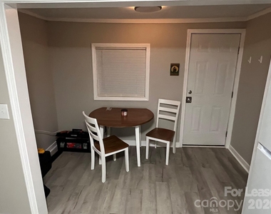 605 Center Street Nw - Photo Thumbnail 3