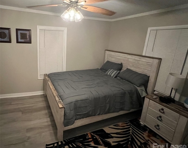 605 Center Street Nw - Photo Thumbnail 5