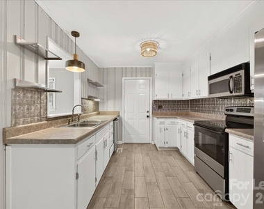 3237 Harrow Place - Photo Thumbnail 4