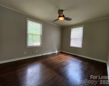 6013 Carver Boulevard - Photo Thumbnail 5