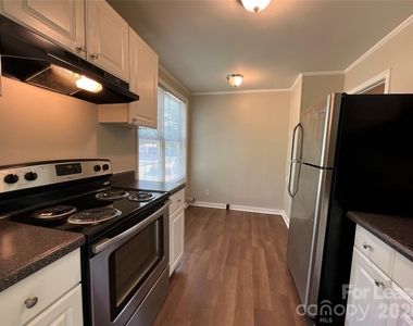 6013 Carver Boulevard - Photo Thumbnail 11