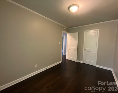 6013 Carver Boulevard - Photo Thumbnail 8