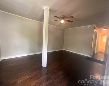 6013 Carver Boulevard - Photo Thumbnail 2