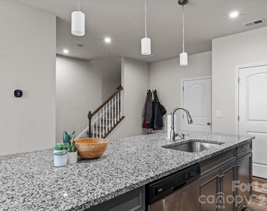1564 Galloway Road - Photo Thumbnail 8