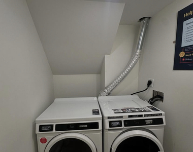 1267 Herkimer Street - Photo Thumbnail 5