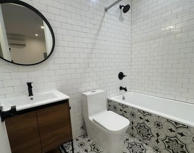 1267 Herkimer Street - Photo Thumbnail 4