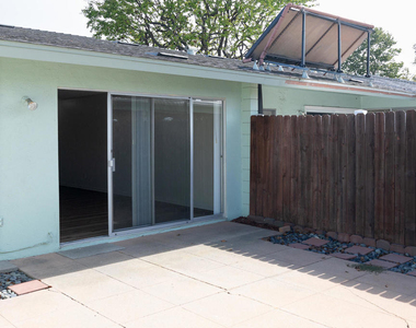173 W Elfin Green - Photo Thumbnail 2