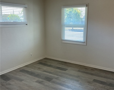 816 W G - Photo Thumbnail 14