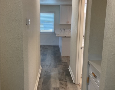 816 W G - Photo Thumbnail 13