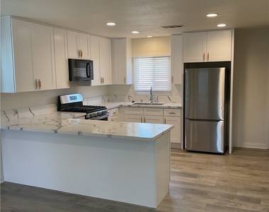 816 W G - Photo Thumbnail 6