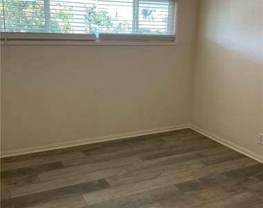 816 W G - Photo Thumbnail 10