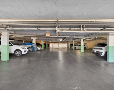 4441 Woodman Avenue - Photo Thumbnail 26