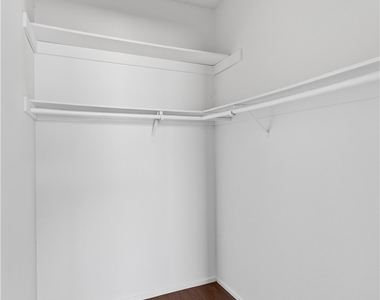4441 Woodman Avenue - Photo Thumbnail 19