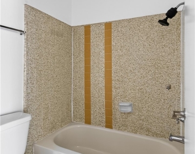 4441 Woodman Avenue - Photo Thumbnail 21