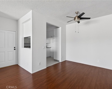 4441 Woodman Avenue - Photo Thumbnail 11