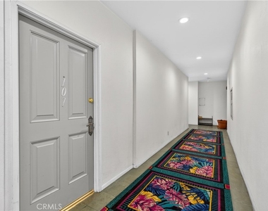 4441 Woodman Avenue - Photo Thumbnail 3
