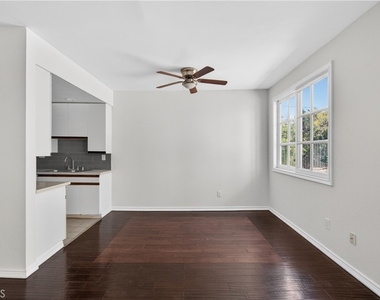 4441 Woodman Avenue - Photo Thumbnail 10