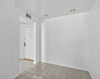 4441 Woodman Avenue - Photo Thumbnail 14