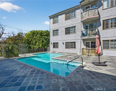 4441 Woodman Avenue - Photo Thumbnail 26