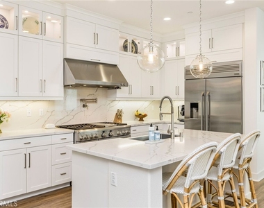 921 Camber Lane - Photo Thumbnail 25