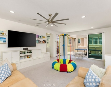 921 Camber Lane - Photo Thumbnail 8