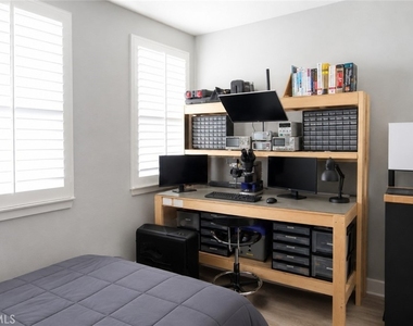 5511 W 149 Place - Photo Thumbnail 9