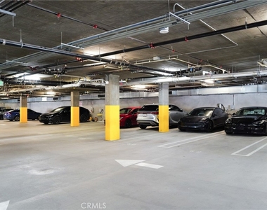 1101 S Harvard Boulevard - Photo Thumbnail 38