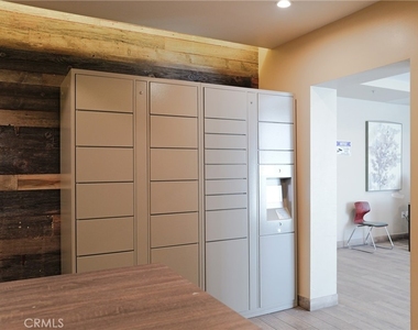 1101 S Harvard Boulevard - Photo Thumbnail 37