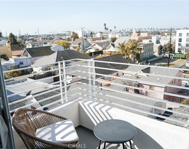 1101 S Harvard Boulevard - Photo Thumbnail 10