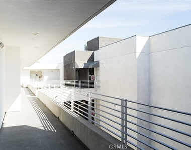 1101 S Harvard Boulevard - Photo Thumbnail 32