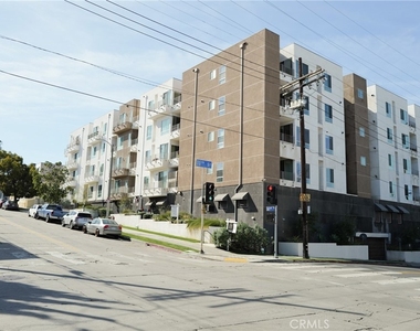 1101 S Harvard Boulevard - Photo Thumbnail 40