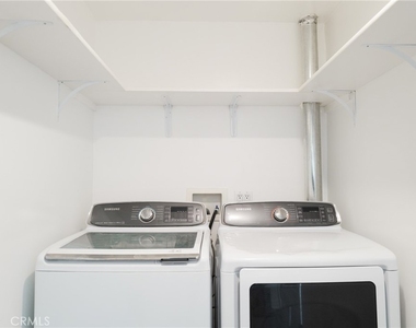 1101 S Harvard Boulevard - Photo Thumbnail 15