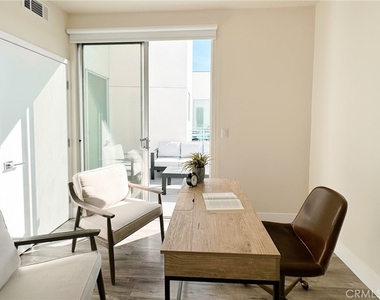 1101 S Harvard Boulevard - Photo Thumbnail 23