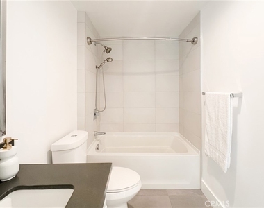 1101 S Harvard Boulevard - Photo Thumbnail 21