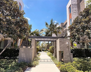 248 Rockefeller - Photo Thumbnail 2