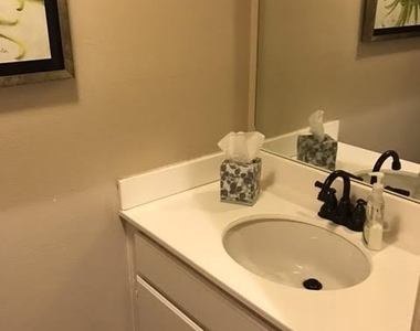 1039 S Positano Avenue - Photo Thumbnail 16