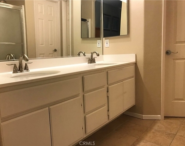 1039 S Positano Avenue - Photo Thumbnail 27