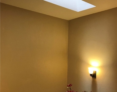 1039 S Positano Avenue - Photo Thumbnail 20