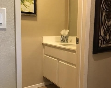 1039 S Positano Avenue - Photo Thumbnail 17