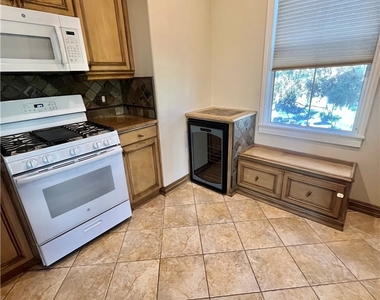 3334 Watermarke Place - Photo Thumbnail 11