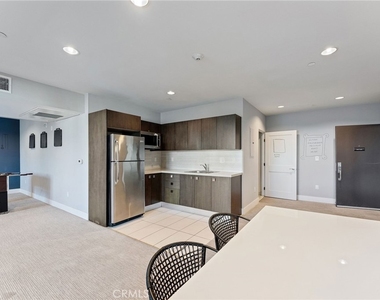 118 N Kings Rd - Photo Thumbnail 31