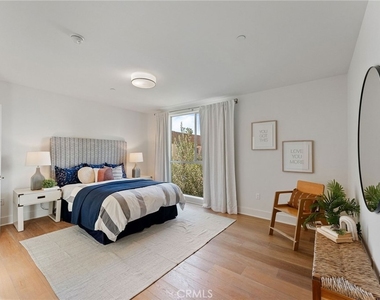118 N Kings Rd - Photo Thumbnail 13