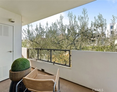 118 N Kings Rd - Photo Thumbnail 11