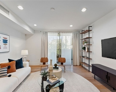 118 N Kings Rd - Photo Thumbnail 10
